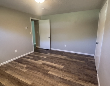 3 White Oak Road - Photo Thumbnail 21