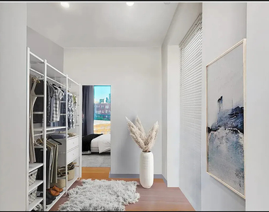 285 Driggs Avenue - Photo Thumbnail 6