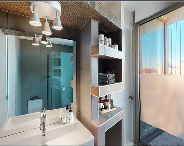 285 Driggs Avenue - Photo Thumbnail 7