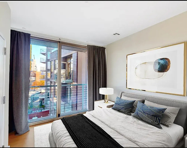 285 Driggs Avenue - Photo Thumbnail 4