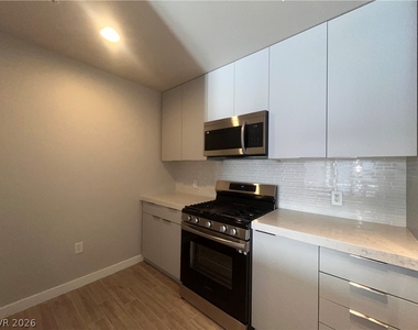 353 E Bonneville Avenue - Photo Thumbnail 3