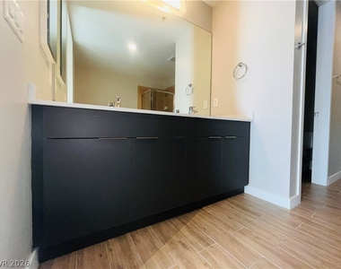 353 E Bonneville Avenue - Photo Thumbnail 10