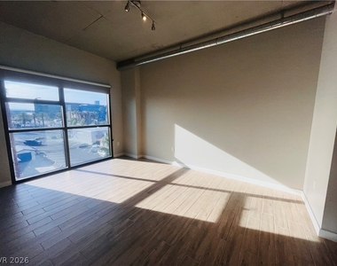 353 E Bonneville Avenue - Photo Thumbnail 8