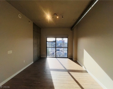353 E Bonneville Avenue - Photo Thumbnail 6