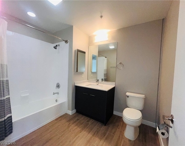 353 E Bonneville Avenue - Photo Thumbnail 17