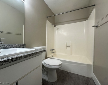 1467 Hialeah Drive - Photo Thumbnail 12