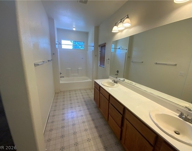 5406 Carrara Pointe Street - Photo Thumbnail 12