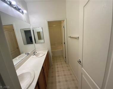 5406 Carrara Pointe Street - Photo Thumbnail 13