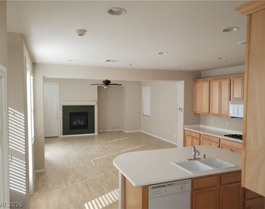 2353 Carnegie Hall Street - Photo Thumbnail 4