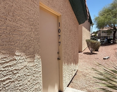 8410 Eldora Avenue - Photo Thumbnail 15