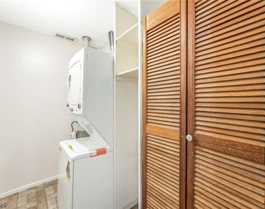457 N Lamb Boulevard - Photo Thumbnail 14