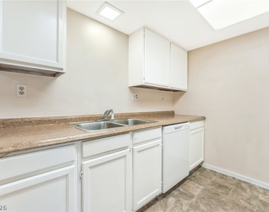 457 N Lamb Boulevard - Photo Thumbnail 9