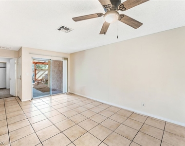 457 N Lamb Boulevard - Photo Thumbnail 7