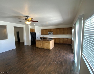 5819 E Badlands Lane - Photo Thumbnail 7