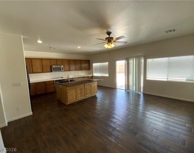 5819 E Badlands Lane - Photo Thumbnail 6