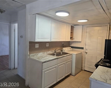 817 Duquesne Avenue - Photo Thumbnail 7