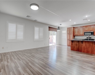 985 Noah Valley Street - Photo Thumbnail 17