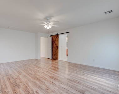 985 Noah Valley Street - Photo Thumbnail 36