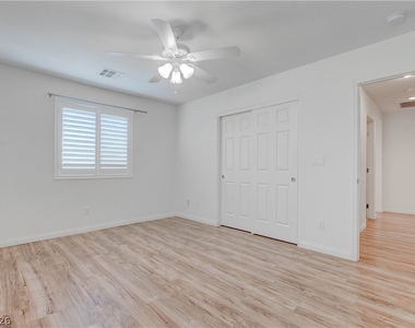 985 Noah Valley Street - Photo Thumbnail 32