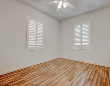 985 Noah Valley Street - Photo Thumbnail 3