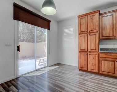 985 Noah Valley Street - Photo Thumbnail 11