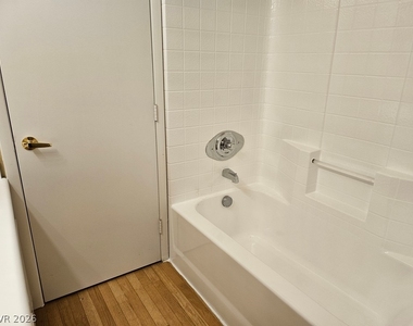 6164 Daisy Lee Avenue - Photo Thumbnail 12