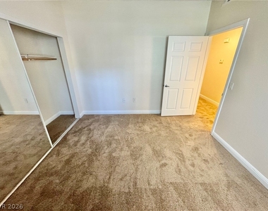 5250 S Rainbow Boulevard - Photo Thumbnail 16