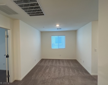 4261 Venus Falls Avenue - Photo Thumbnail 5
