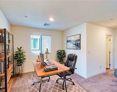 4261 Venus Falls Avenue - Photo Thumbnail 13