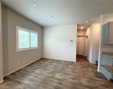 4640 Fuchsia Nights Avenue - Photo Thumbnail 9
