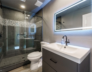 8185 Round Hills Circle - Photo Thumbnail 18