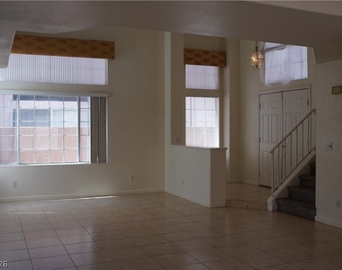 2312 Reddon Circle - Photo Thumbnail 4