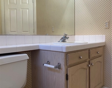 2312 Reddon Circle - Photo Thumbnail 11