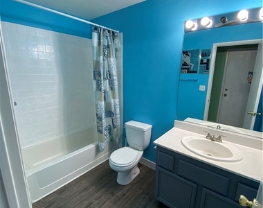 5264 Sacha Way - Photo Thumbnail 13