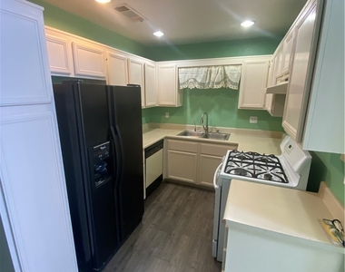 5264 Sacha Way - Photo Thumbnail 7