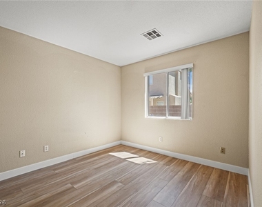6012 Soft Springs Avenue - Photo Thumbnail 9