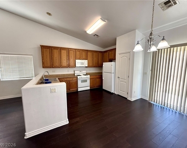 6613 Mccarran Street - Photo Thumbnail 4