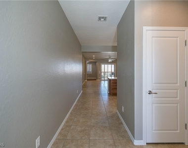 2405 Sky Watcher Street - Photo Thumbnail 5