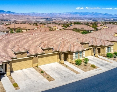 2405 Sky Watcher Street - Photo Thumbnail 2