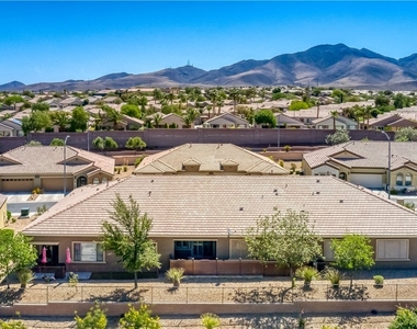 2405 Sky Watcher Street - Photo Thumbnail 4