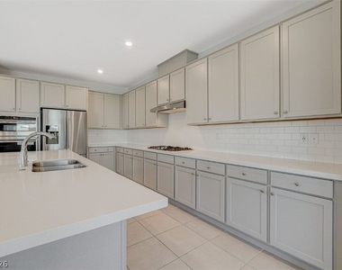 10280 Timberline Valley Avenue - Photo Thumbnail 15