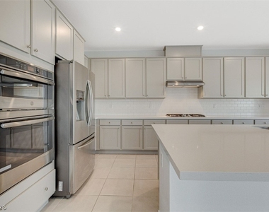 10280 Timberline Valley Avenue - Photo Thumbnail 11