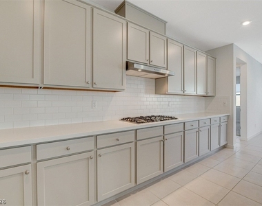 10280 Timberline Valley Avenue - Photo Thumbnail 12