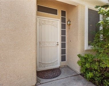 1701 Warrenville Street - Photo Thumbnail 3