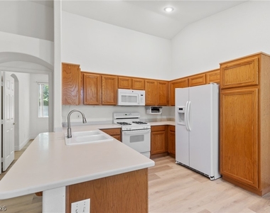 1701 Warrenville Street - Photo Thumbnail 10