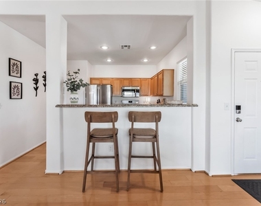 904 Duckhorn Court - Photo Thumbnail 7