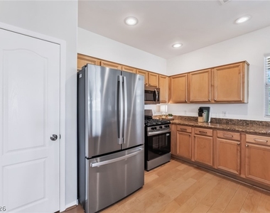 904 Duckhorn Court - Photo Thumbnail 8