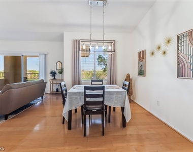 904 Duckhorn Court - Photo Thumbnail 11