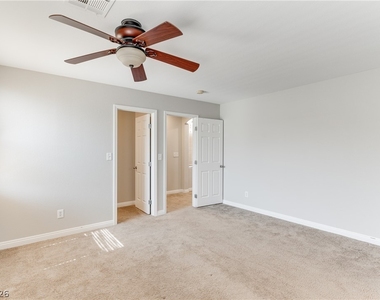 7981 Imperial Treasure Street - Photo Thumbnail 15
