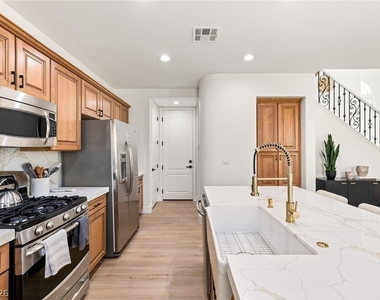 11248 Corsica Mist Avenue - Photo Thumbnail 6